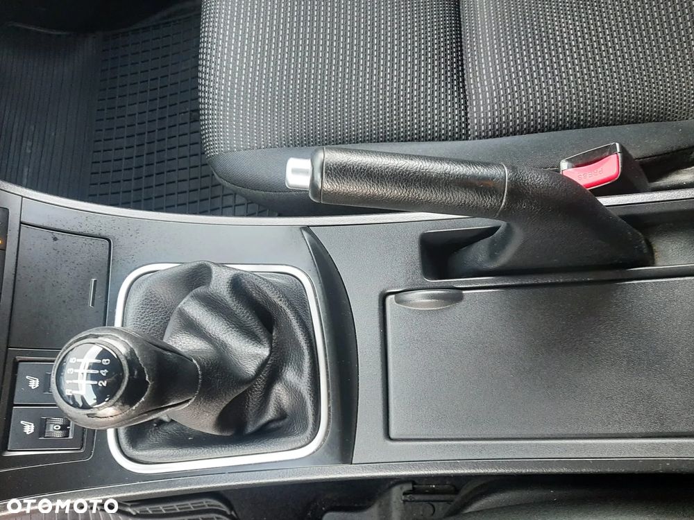 Mazda 3 2.0 MZR DISI Edition - 10