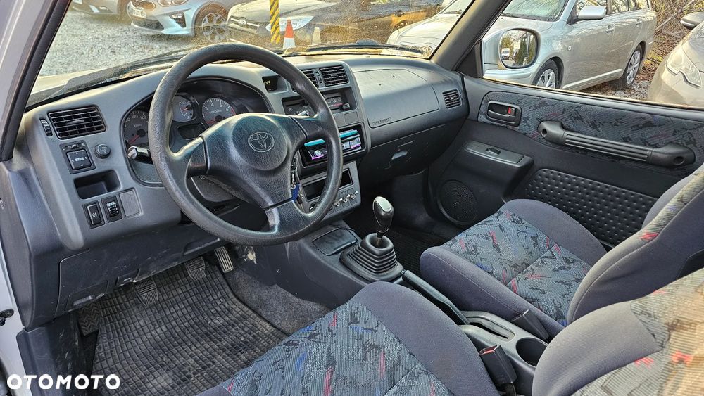 Toyota RAV4 2.0 Fun - 11