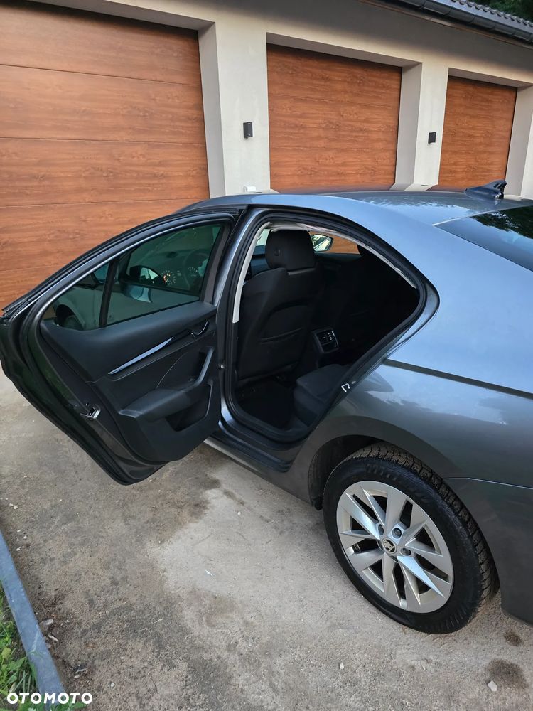 Skoda Octavia 2.0 TDI Ambition DSG - 11
