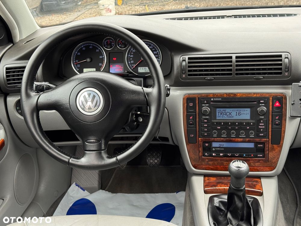 Volkswagen Passat - 21