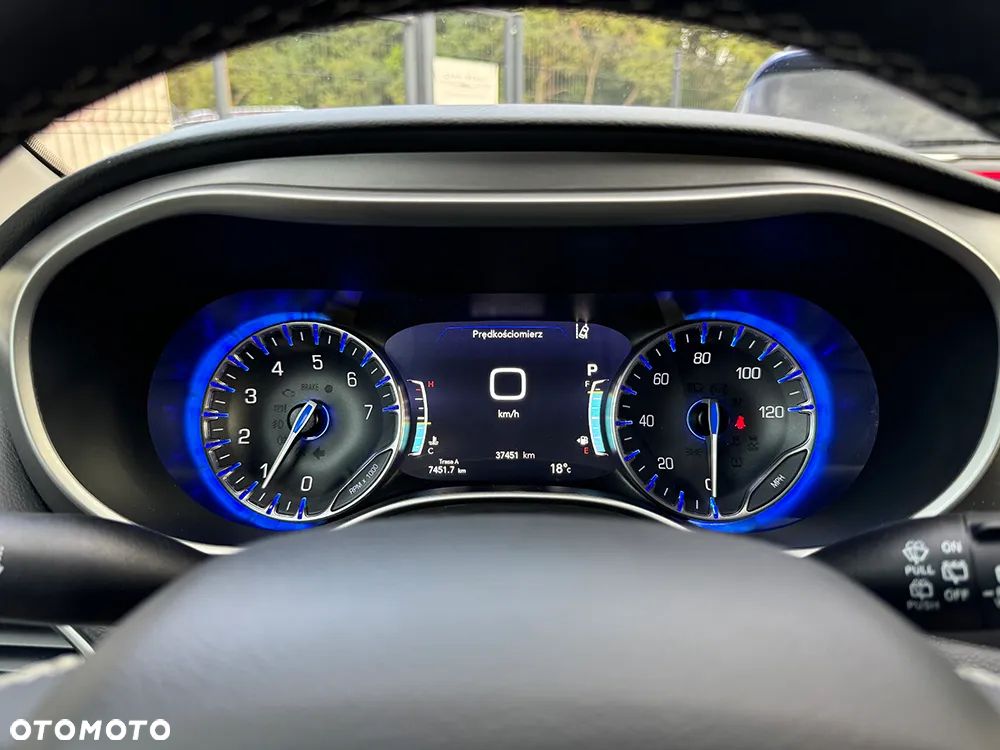 Chrysler Pacifica - 39