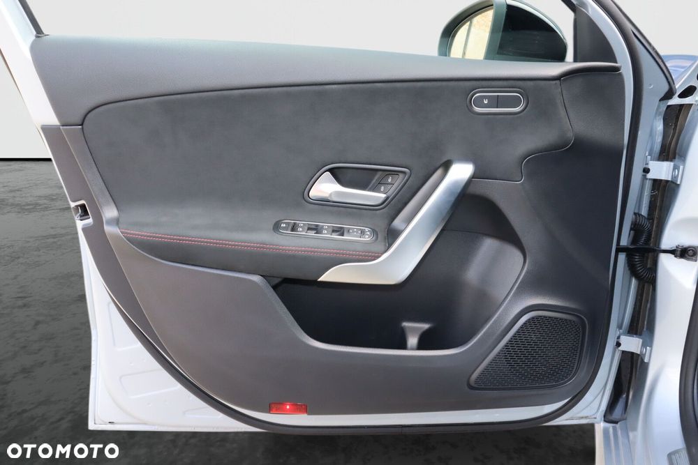 Mercedes-Benz Klasa A 200 AMG Line 7G-DCT - 9
