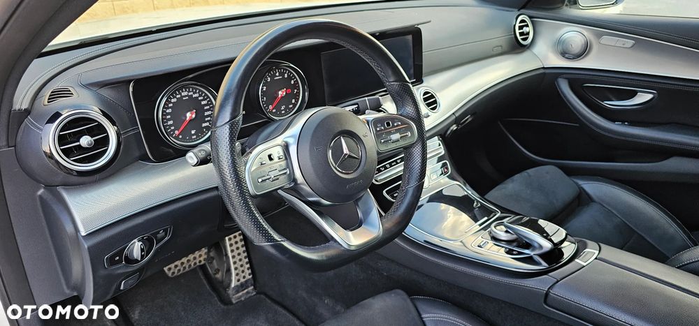 Mercedes-Benz Klasa E 200 9G-TRONIC AMG Line - 28