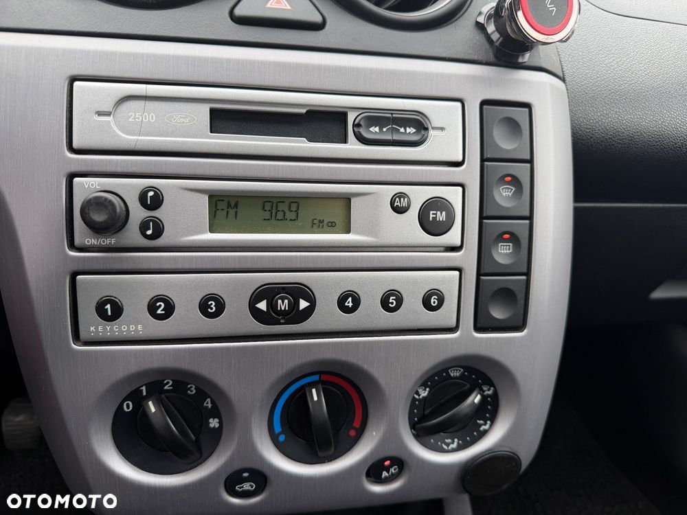 Ford Fiesta 1.4 - 13