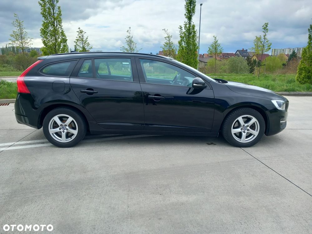 Volvo V60 D4 Linje Svart - 4