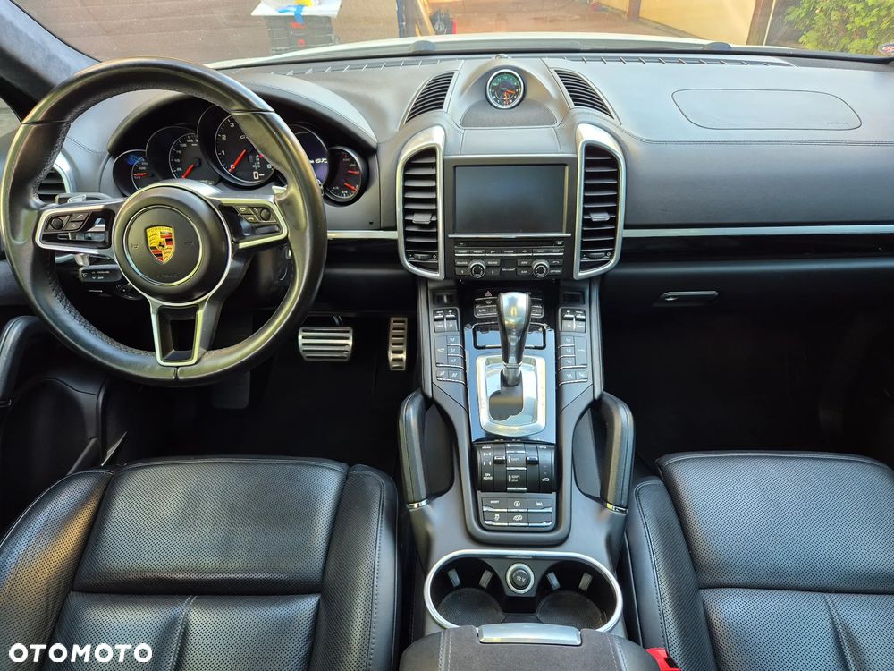 Porsche Cayenne GTS - 7