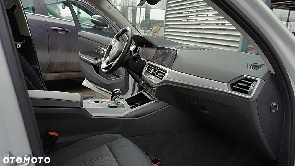 BMW Seria 3 320d - 14