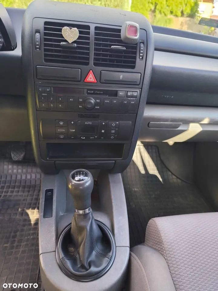 Audi A2 1.4 - 10