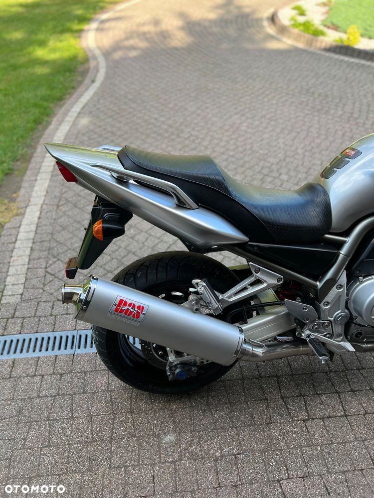 Yamaha FZS - 28