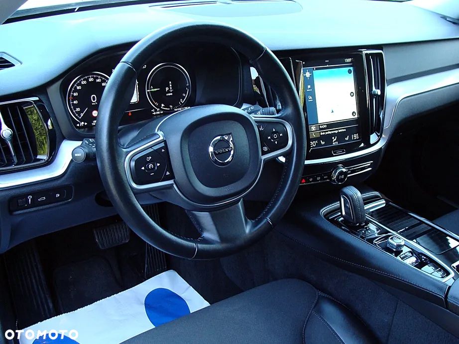 Volvo V60 T6 AWD Recharge Plus Dark - 16
