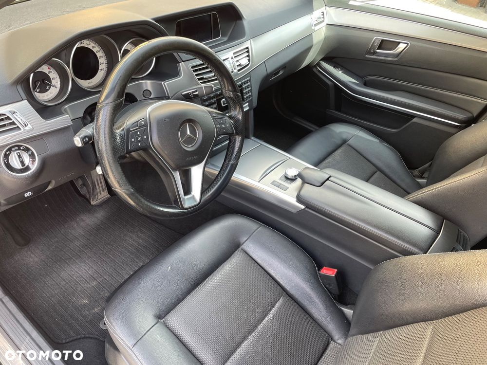 Mercedes-Benz Klasa E 220 CDI BlueEff - 31
