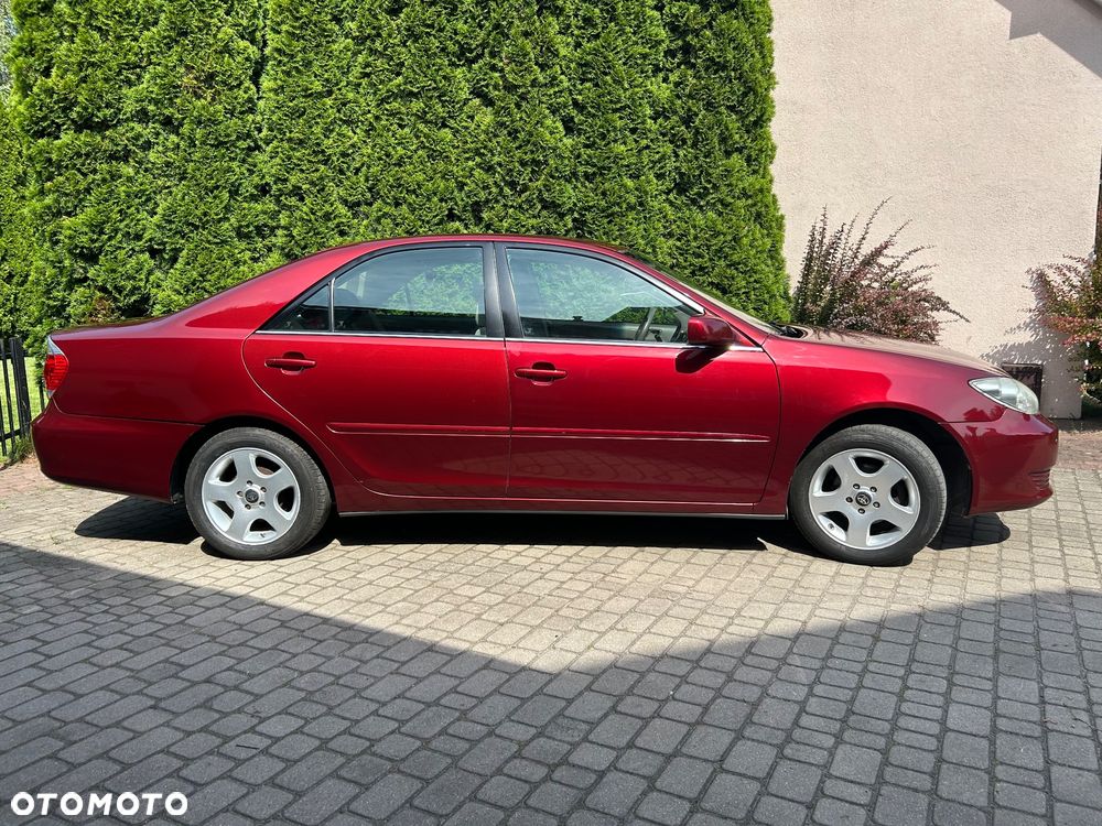 Toyota Camry - 20