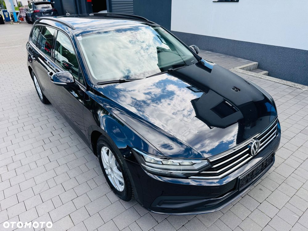 Volkswagen Passat 1.6 TDI SCR DSG Conceptline - 1
