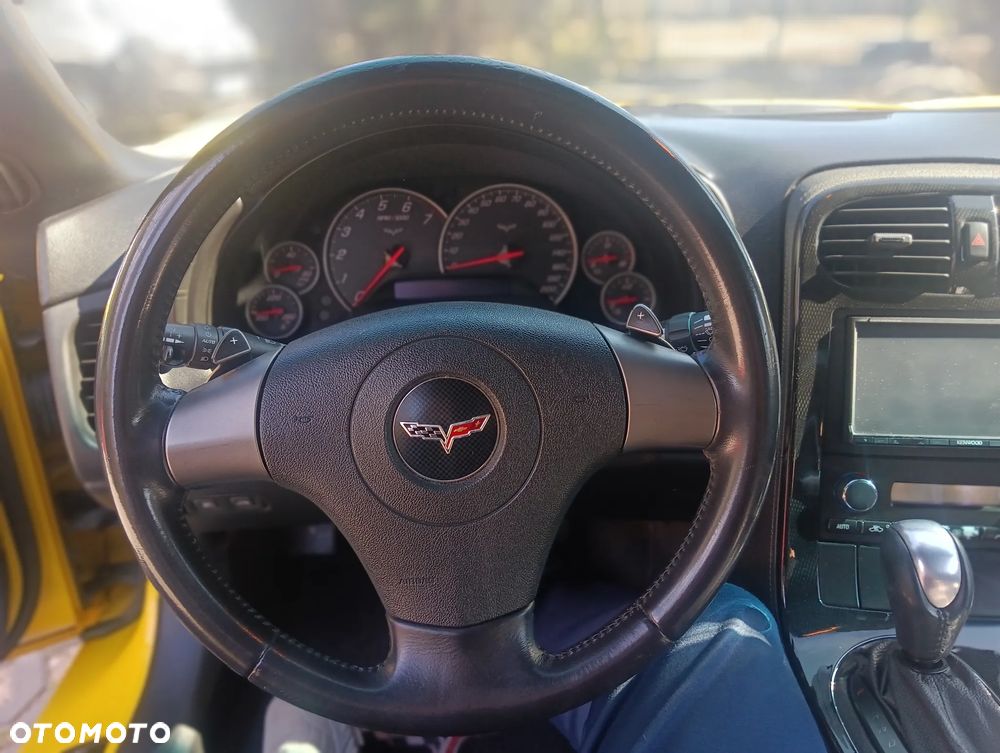 Chevrolet Corvette - 14