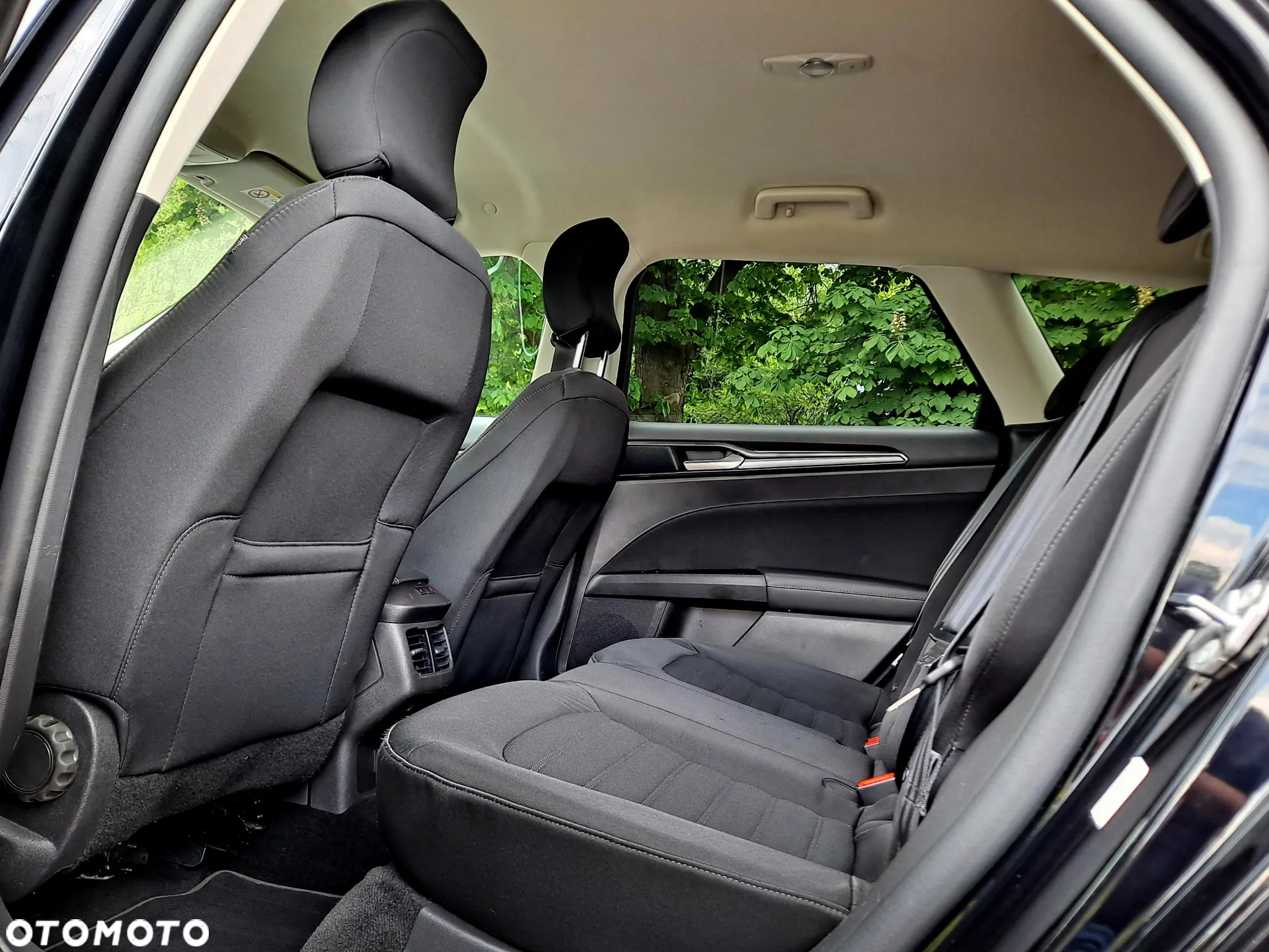 Ford Mondeo - 36