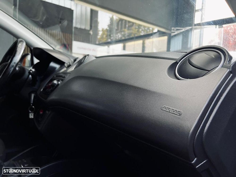 SEAT Ibiza 1.2 TDI CR Ecomotive Style — fotografia 37