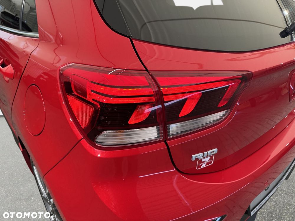 Kia Rio - 12