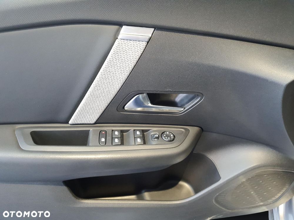 Citroën C4 1.2 PureTech Shine S&S - 10