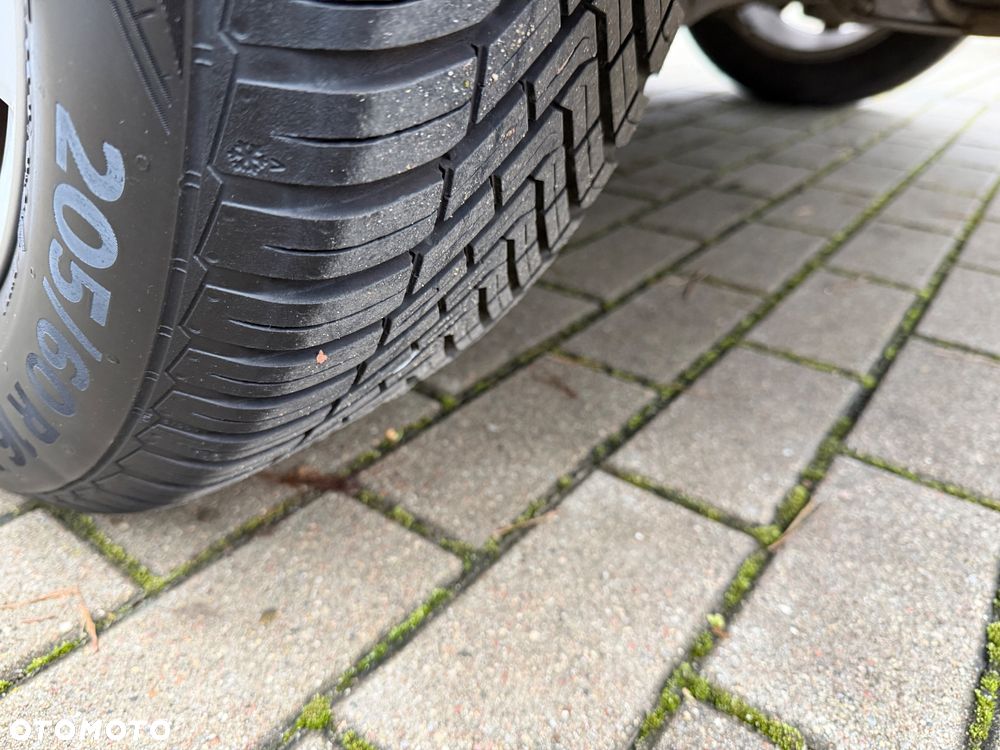 Volkswagen Touran - 13