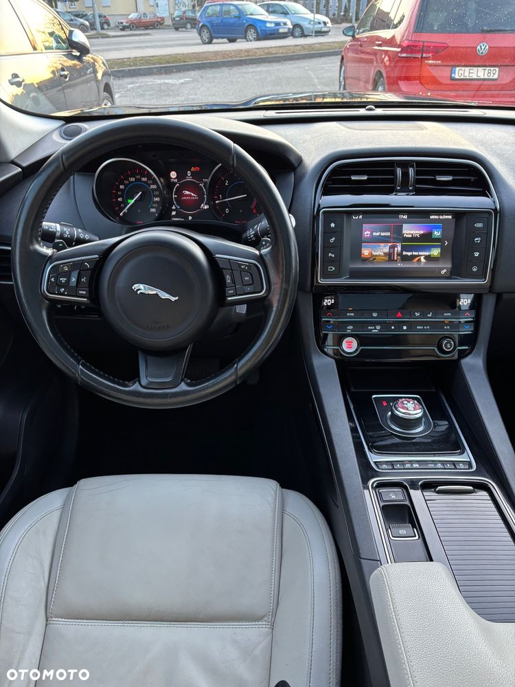 Jaguar F-Pace 20d AWD Prestige - 20