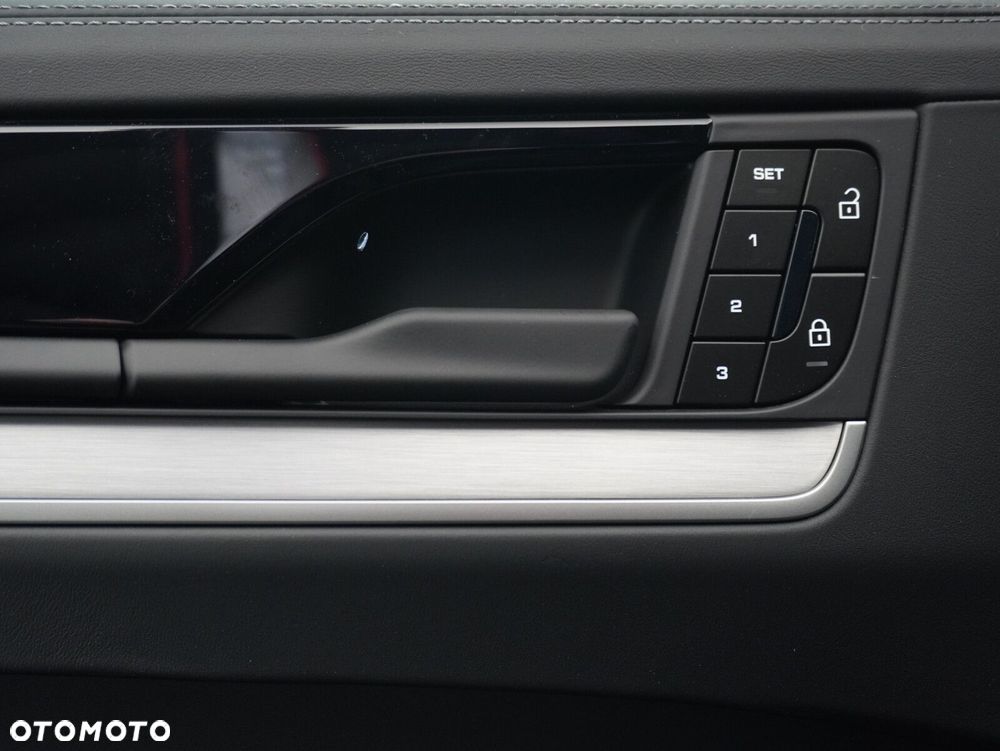 Porsche Cayenne Black Edition - 19