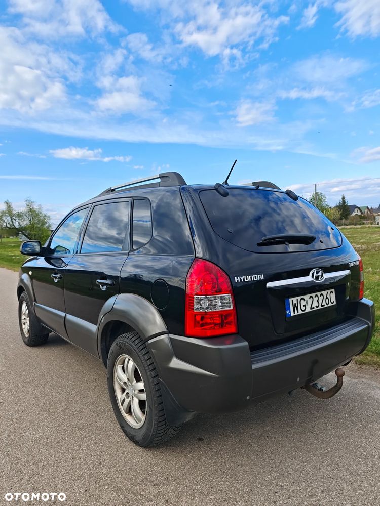 Hyundai Tucson 2.0 Comfort 2WD - 25