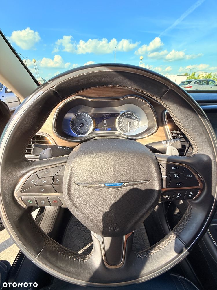 Chrysler 200 - 8