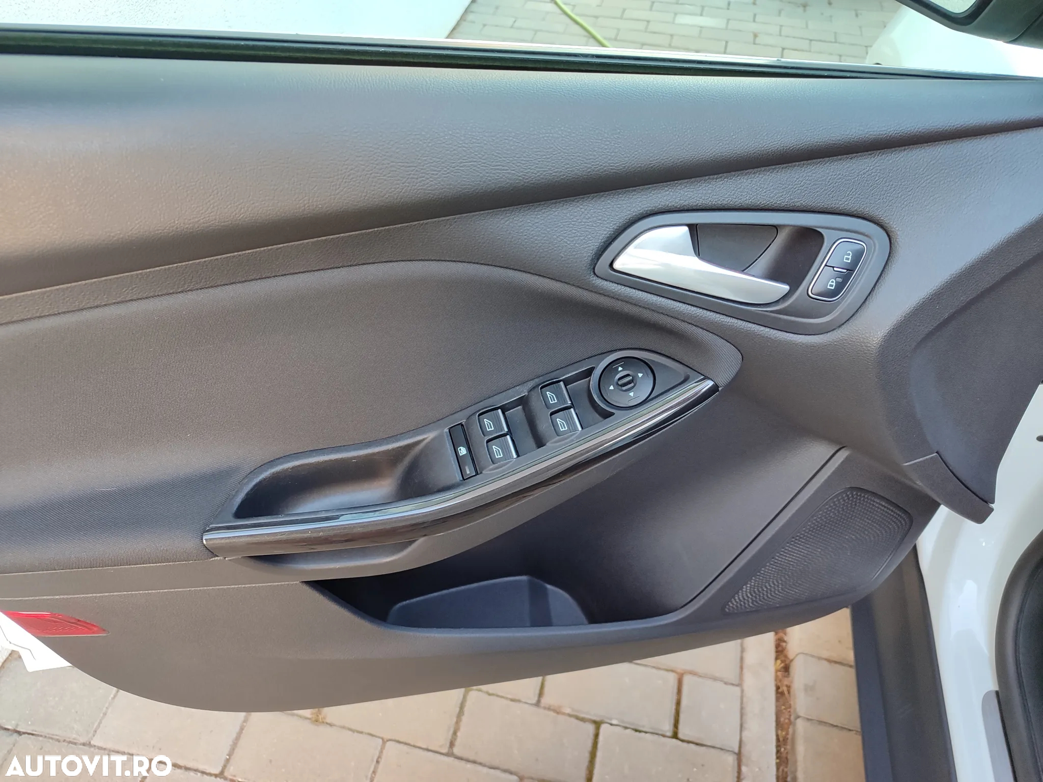 Ford Focus 1.0 EcoBoost Start-Stopp-System COOL&CONNECT DESIGN - 11