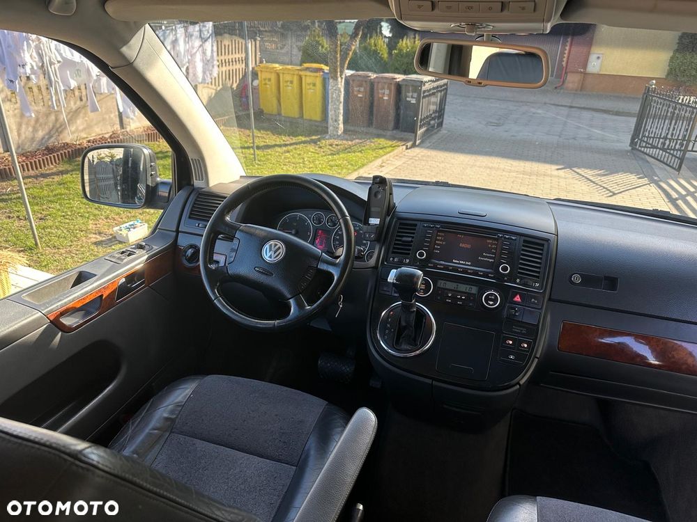 Volkswagen Multivan - 7
