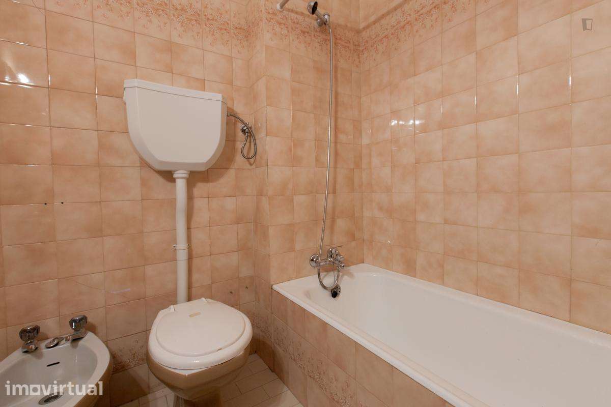 Quarto - localizado em Paranhos Porto - Grande imagem: 5/21