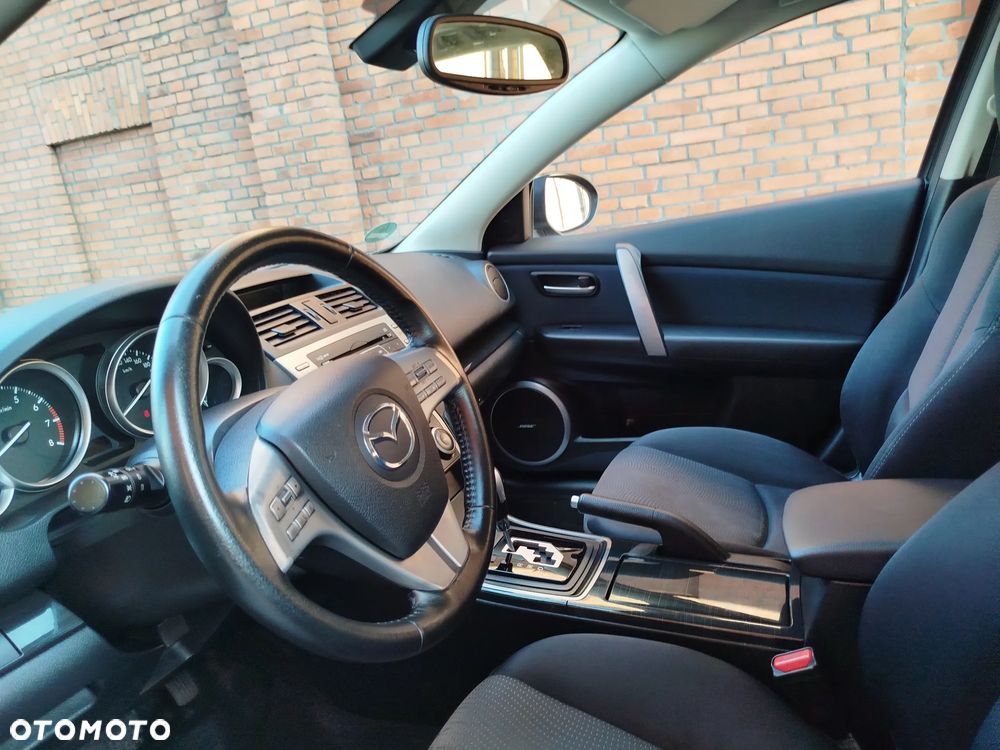 Mazda 3 2.0 Exclusive + - 8