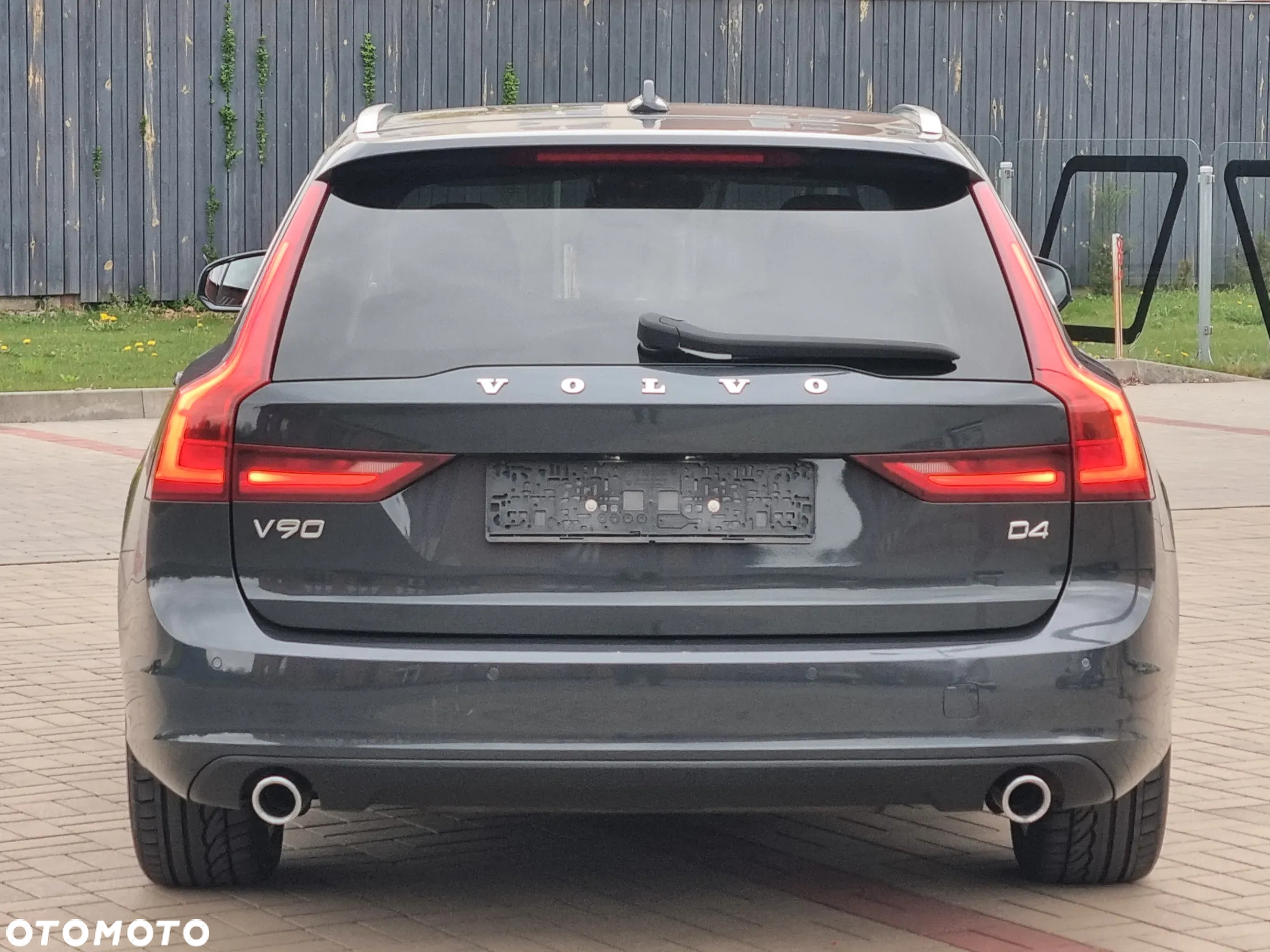 Volvo V90 D4 Geartronic Momentum Pro - 4