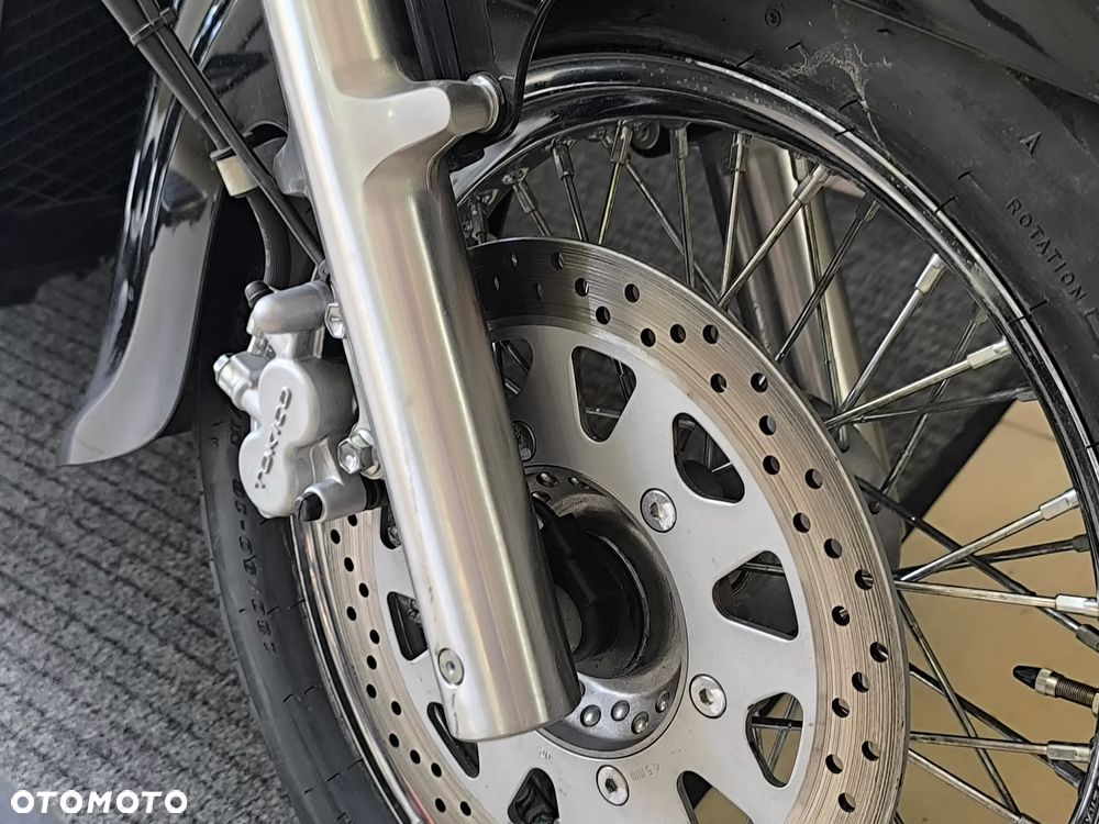 Suzuki Intruder - 21