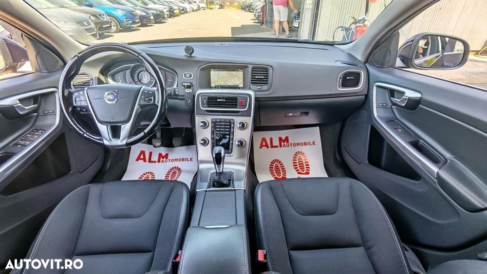 Volvo V60 D3 Momentum Core - 3