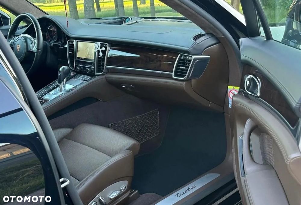 Porsche Panamera Turbo - 14
