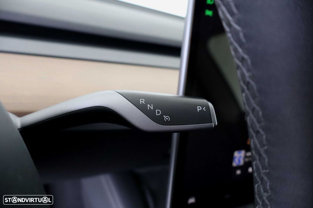 Tesla Model Y Long Range Tração Integral - 18