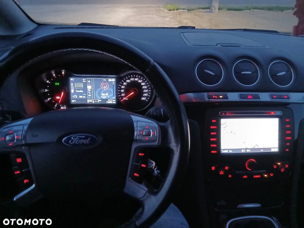 Ford S-Max 2.0 TDCi DPF Titanium - 13