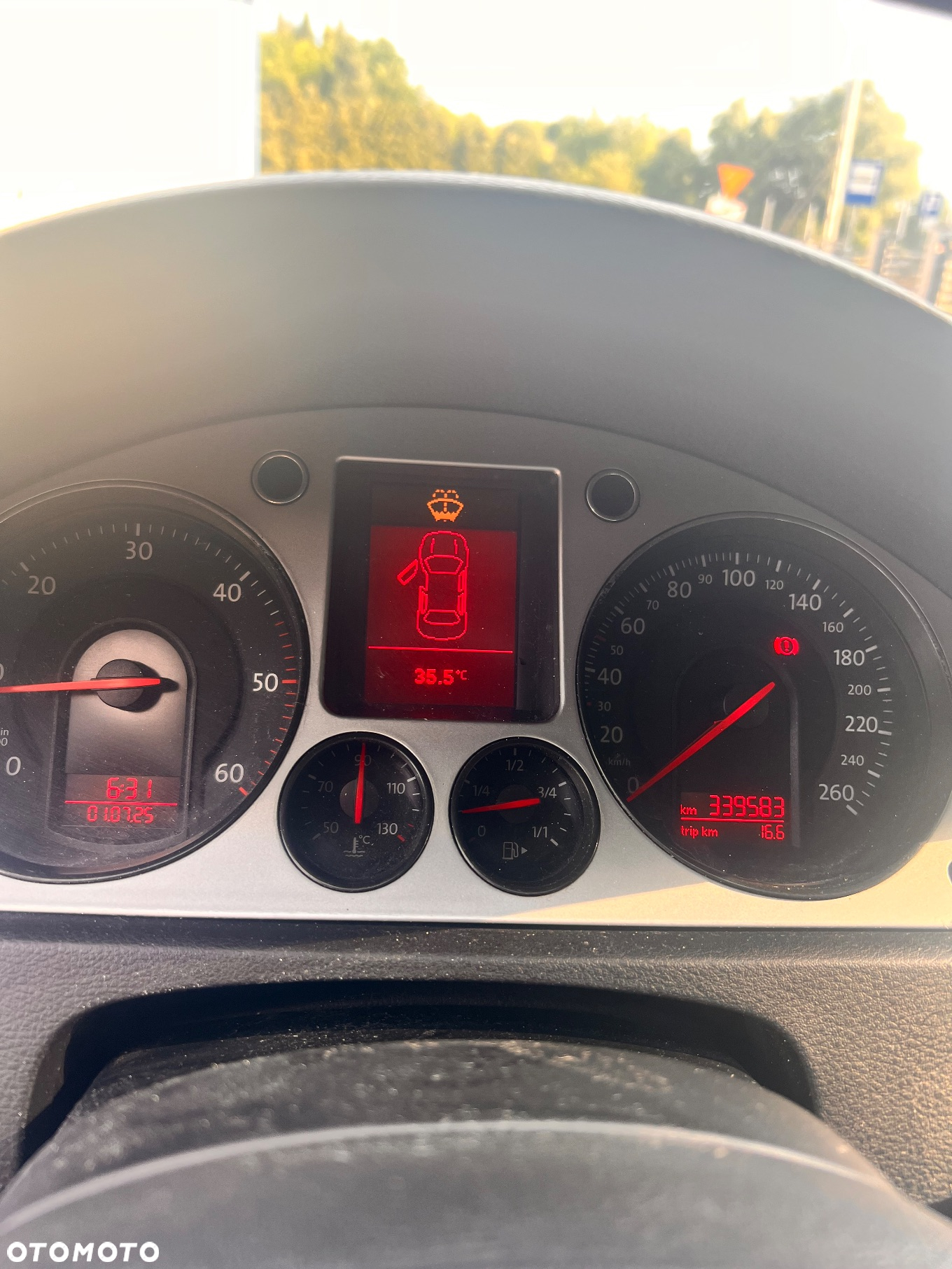 Volkswagen Passat 1.9 TDI Highline - 11