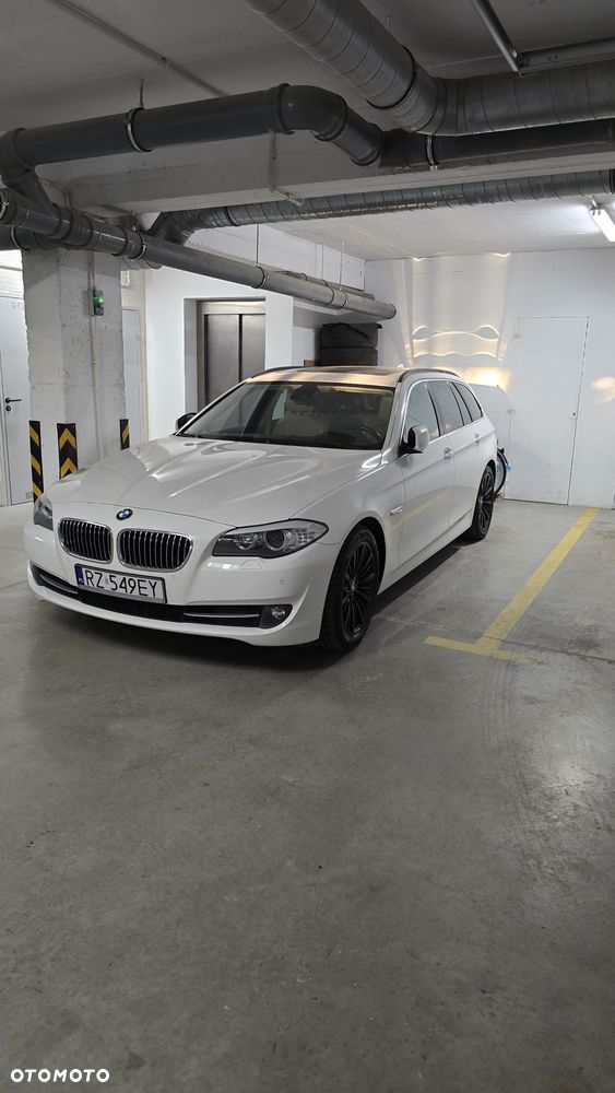 BMW Seria 5 523i - 13