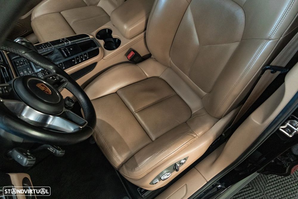 Porsche Macan Standard - 26