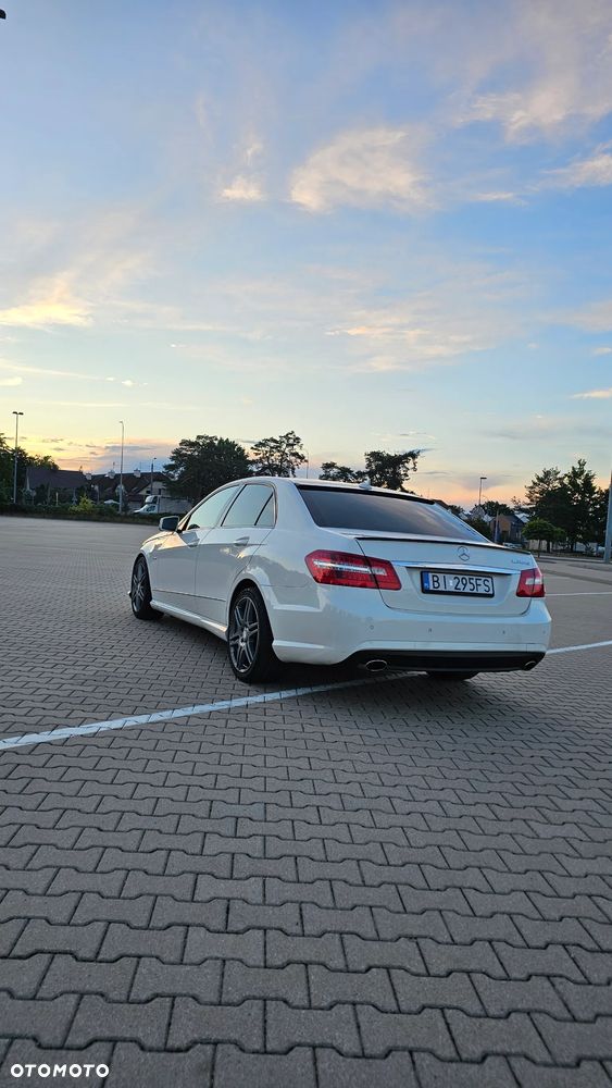 Mercedes-Benz Klasa E 250 CGI BlueEFFICIENCY Avantgarde - 4