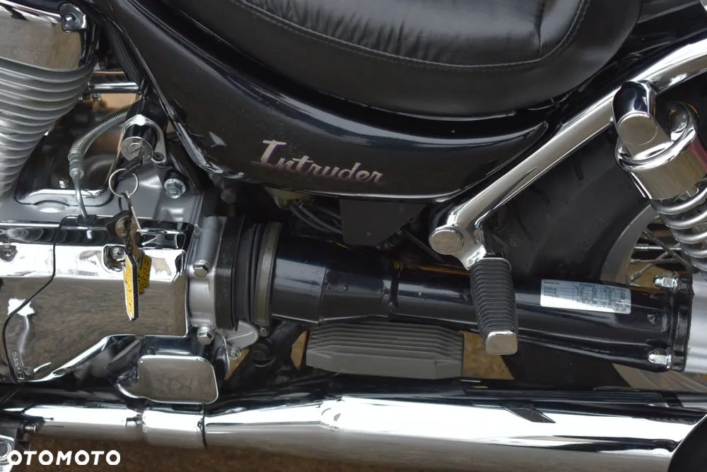 Suzuki Intruder - 19