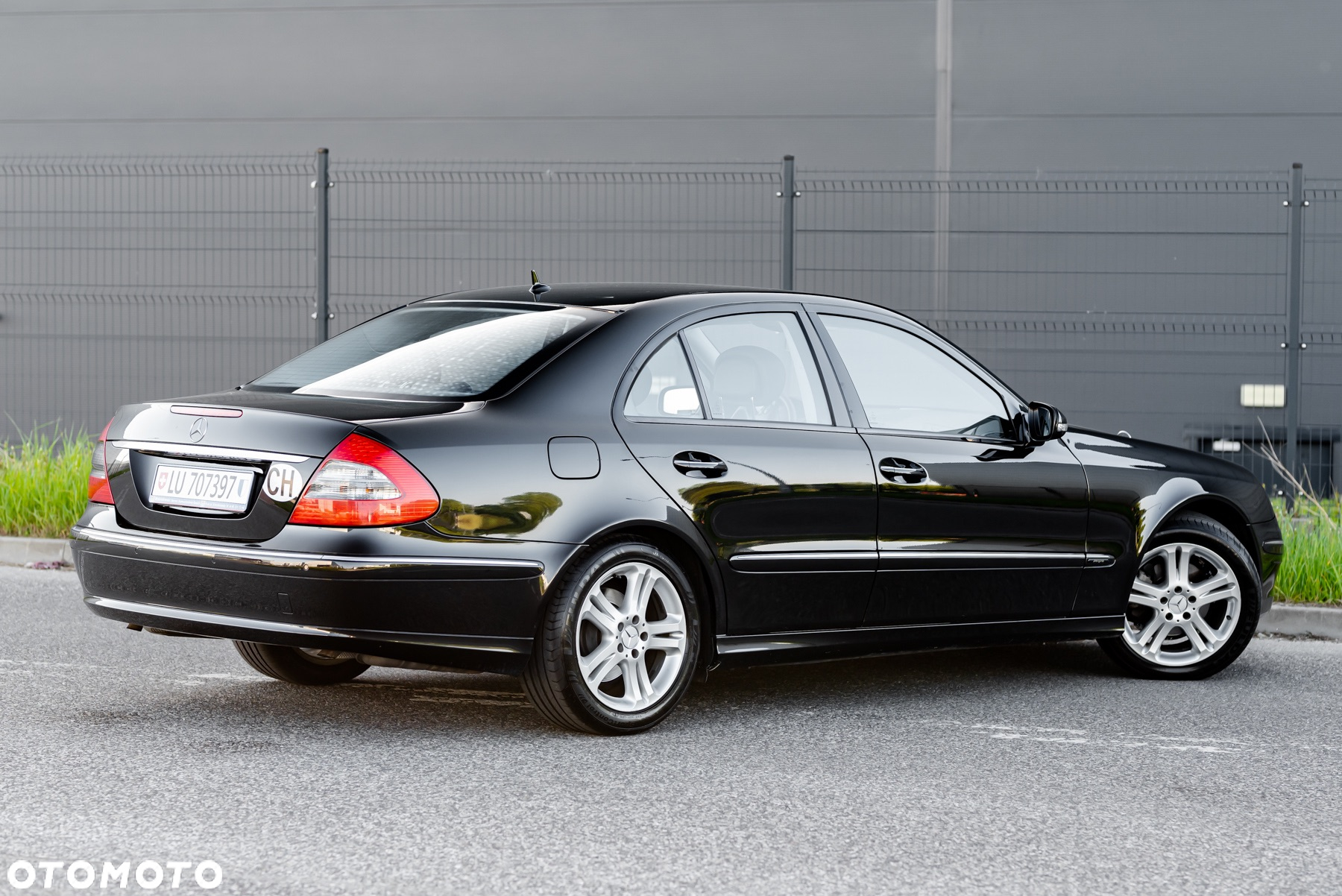 Mercedes-Benz Klasa E 200 BlueEFFICIENCY 7G-TRONIC Avantgarde - 3