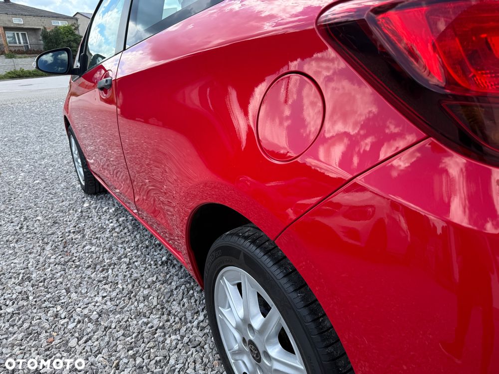 Toyota Yaris 1.0 Entry EU5 - 17
