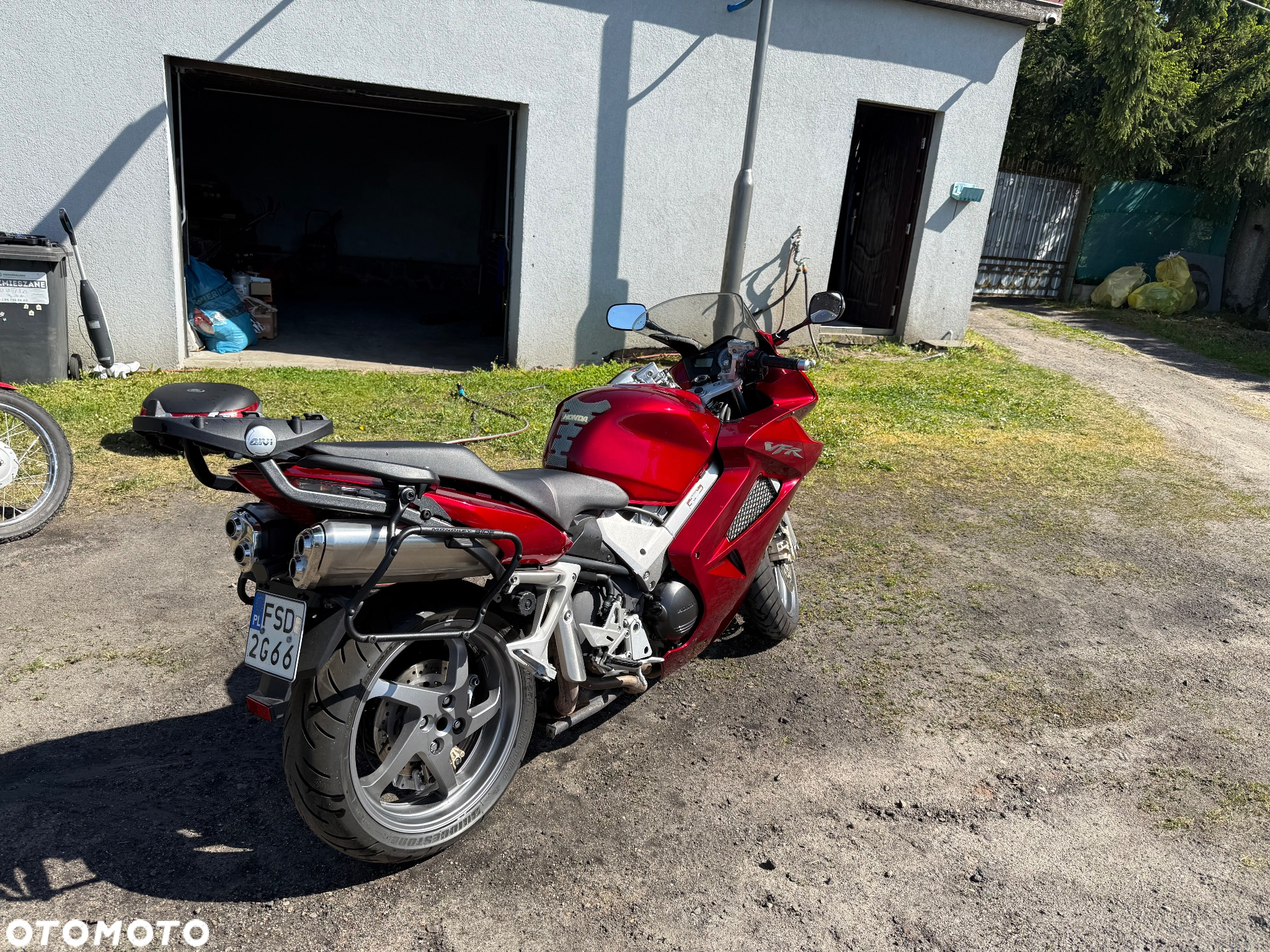Honda VFR - 10