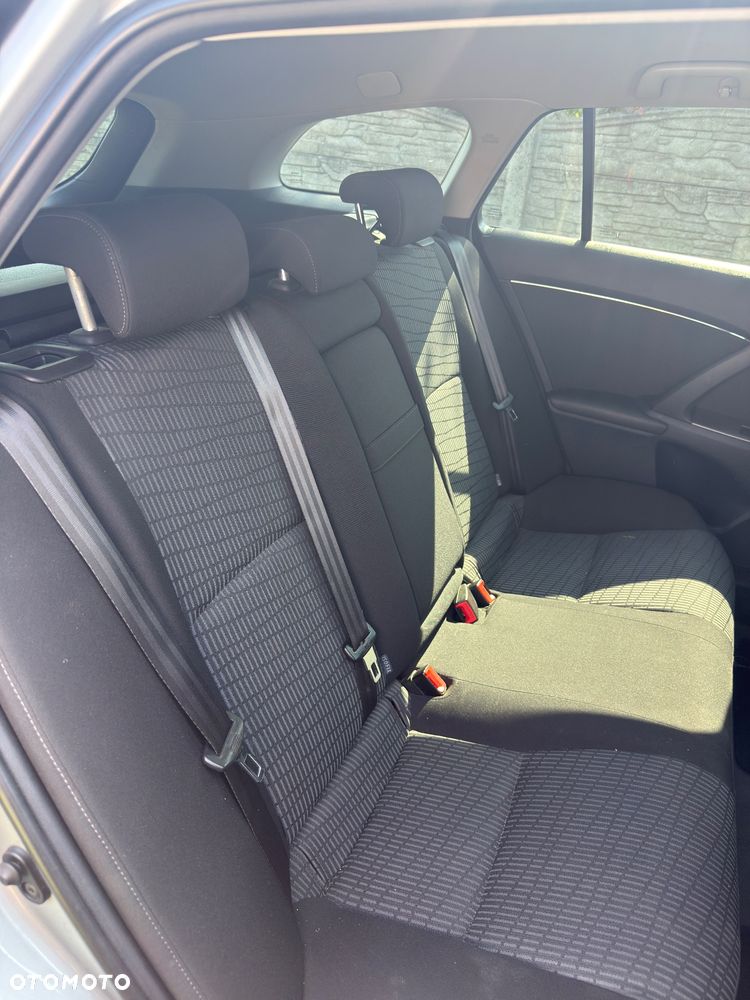 Toyota Avensis 2.0 D-4D - 9