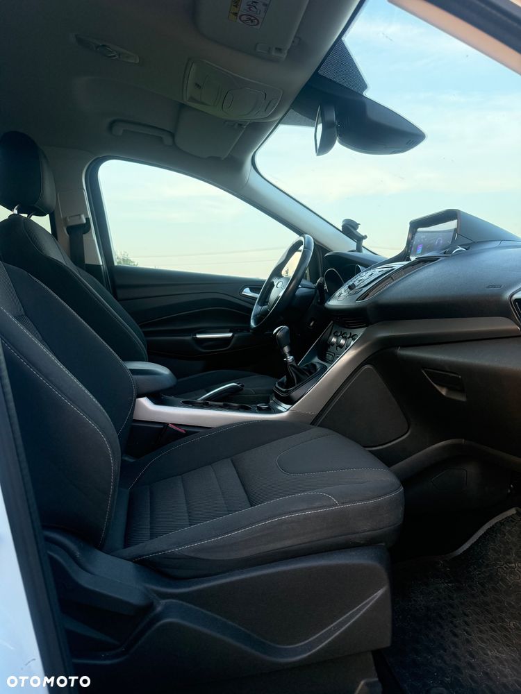 Ford Kuga - 8
