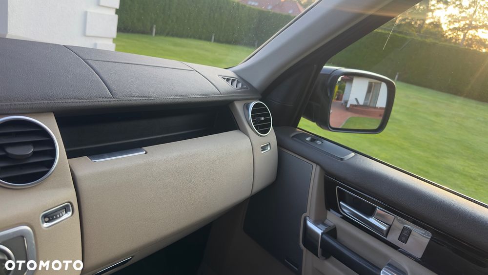 Land Rover Discovery 3.0D V6 SE - 32