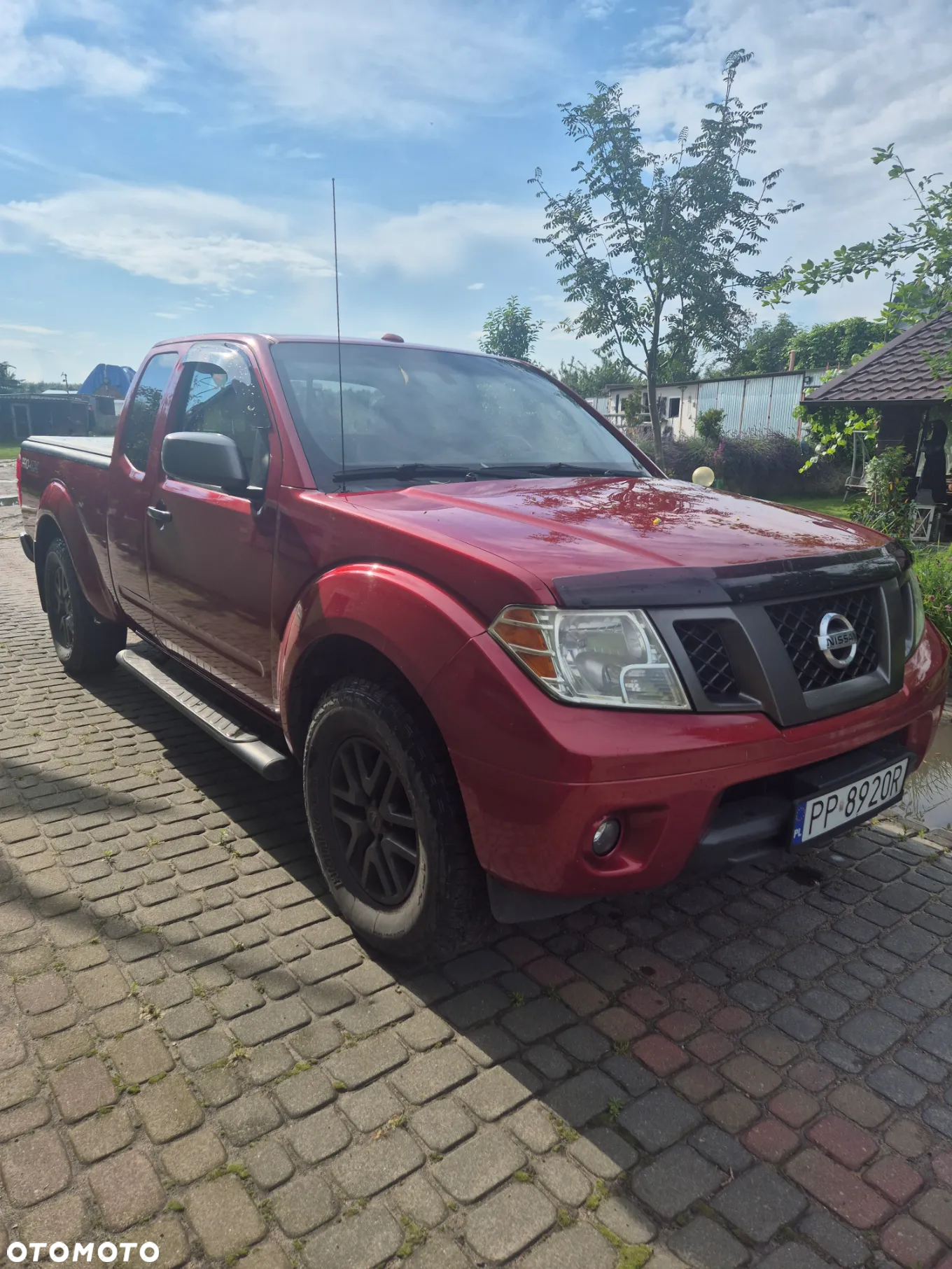 Nissan Frontier - 2