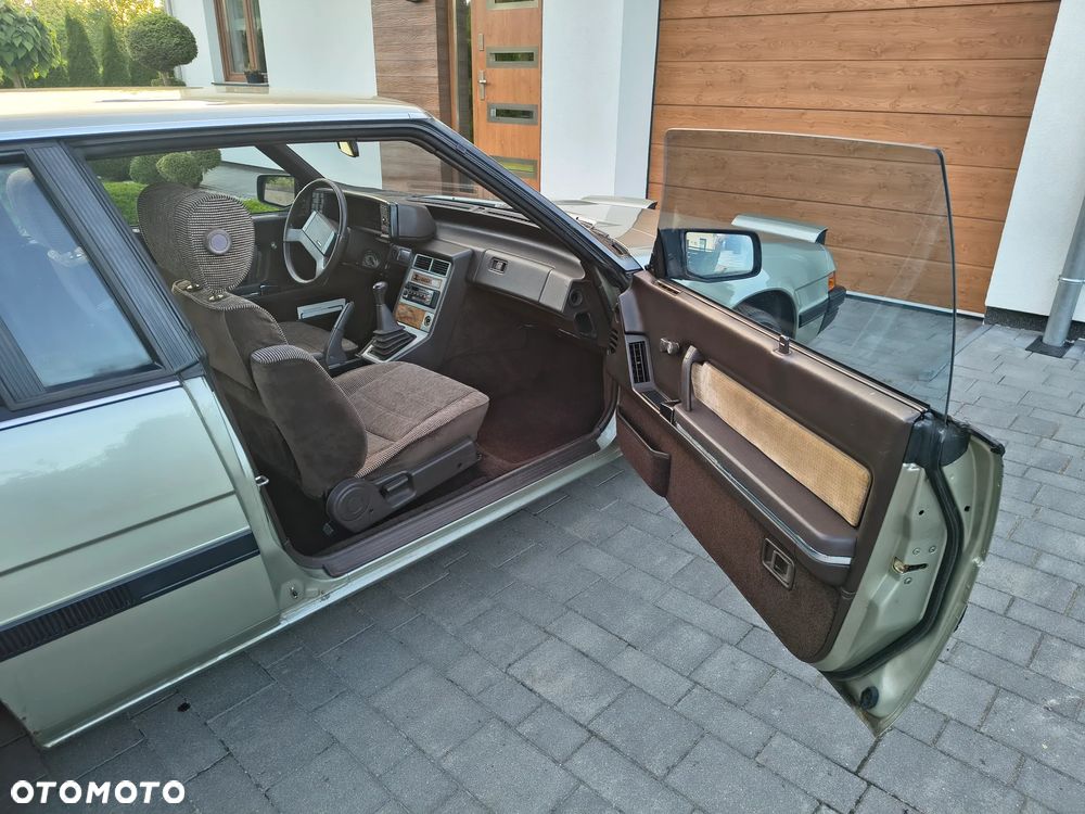 Mazda 929 - 23